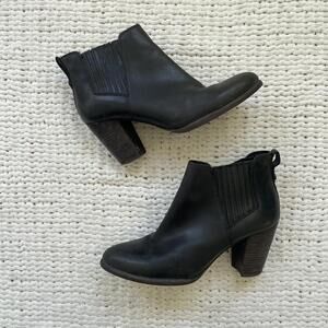 Ugg Women's Black Leather Poppy Boots - Size 9